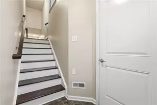 504 Aprilmae Way, Ross Twp, PA 15237 - Photo 5