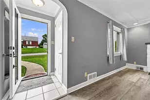 2 Windridge Dr, Pittsburgh, PA 15227 - Photo 5