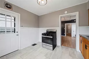 7910 St Lawrence Ave, Pittsburgh, PA 15218 - Photo 5