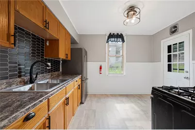 7910 Saint Lawrence Ave, Pittsburgh, PA 15218 - Photo 3