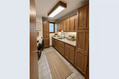 1147 Oakwood Dr, Jefferson Hills, PA 15025 - Photo 7