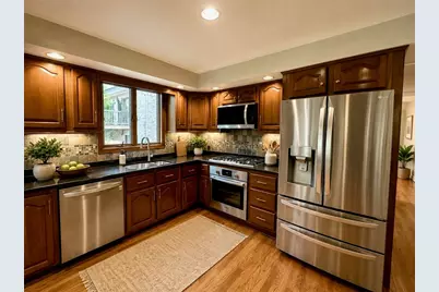 1147 Oakwood Dr, Jefferson Hills, PA 15025 - Photo 5