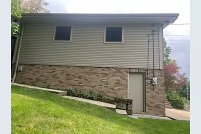 143 Edgewater Dr, Center Township, PA 15061 - Photo 17