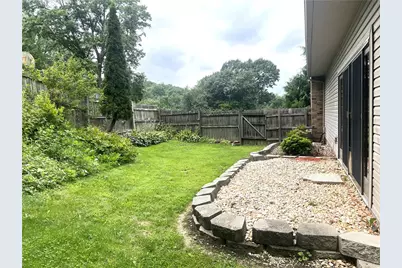143 Edgewater Dr, Center Township, PA 15061 - Photo 27