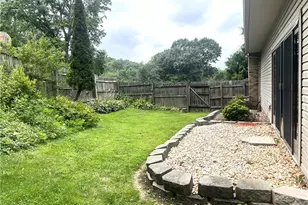 143 Edgewater Dr, Center Township, PA 15061 - Photo 27