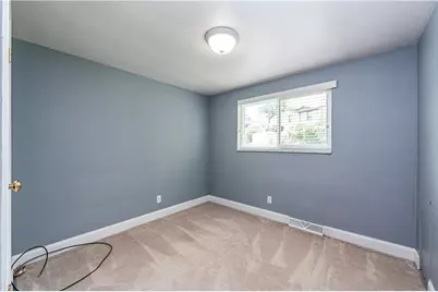 503 Vale Dr, Pittsburgh, PA 15239 - Photo 21