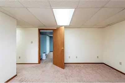 503 Vale Dr, Pittsburgh, PA 15239 - Photo 37