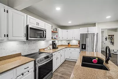 456 E Maitland Ln, New Castle, PA 16105 - Photo 9