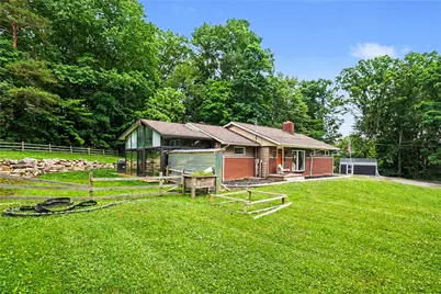 456 E Maitland Ln, New Castle, PA 16105 - Photo 3
