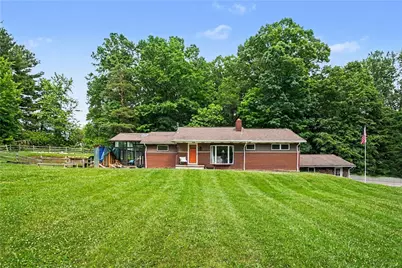 456 E Maitland Ln, Neshannock Township, PA 16105 - Photo 1