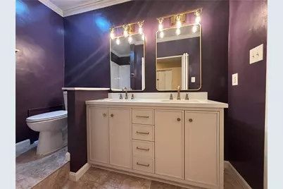 415 Agatha St, Pitcairn, PA 15140 - Photo 15