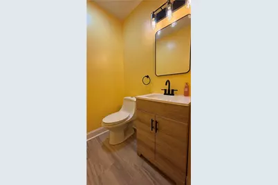 415 Agatha St, Pitcairn, PA 15140 - Photo 5