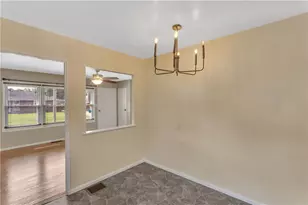 114 Winfield Dr, Grove City Boro, PA 16127 - Photo 9