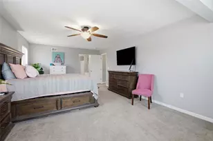2004 Cortona Dr, Collier Township, PA 15071 - Photo 17