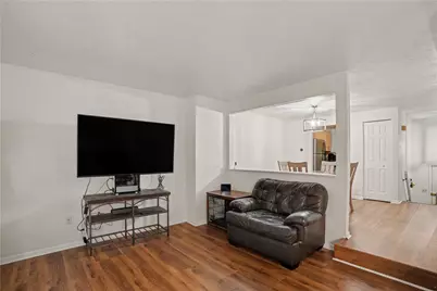 127 Spruce Ct, Ross Twp, PA 15229 - Photo 7