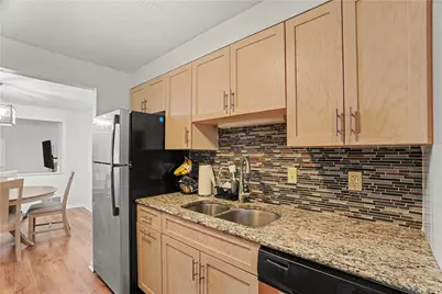 127 Spruce Ct, Ross Twp, PA 15229 - Photo 3