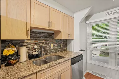 127 Spruce Ct, Ross Twp, PA 15229 - Photo 5