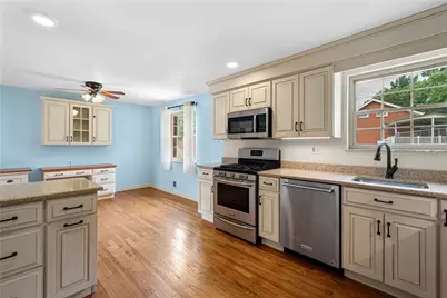 428 Brierly Ln, Pittsburgh, PA 15236 - Photo 13