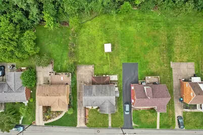 246 Northmont Dr, Pittsburgh, PA 15147 - Photo 27