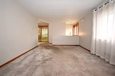 3791 Cynthia Dr, Pittsburgh, PA 15227 - Photo 3
