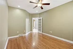 1002 Kings Ct, Level Green, PA 15085 - Photo 9