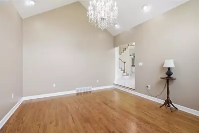 1002 Kings Ct, Level Green, PA 15085 - Photo 7