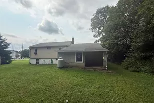 823 Robb Rd, Saint Clair Township, PA 15944 - Photo 15