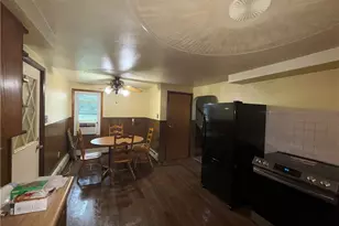 823 Robb Rd, Saint Clair Township, PA 15944 - Photo 3