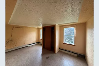 823 Robb Rd, Saint Clair Township, PA 15944 - Photo 7