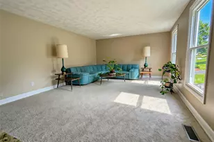 5951 Dalmation Dr, Bethel Park, PA 15102 - Photo 5