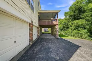3409 Cramlington Dr, Hampton, PA 15044 - Photo 5
