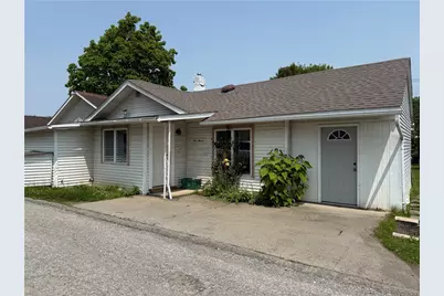 211 Line Ave, Ellwood City, PA 16117 - Photo 1