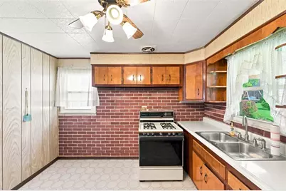 541 Arizona Dr, Lower Burrell, PA 15068 - Photo 9