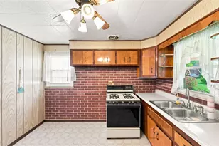 541 Arizona Dr, Lower Burrell, PA 15068 - Photo 9