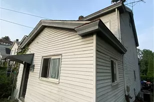 1630 Leolyn St, Pittsburgh, PA 15210 - Photo 9