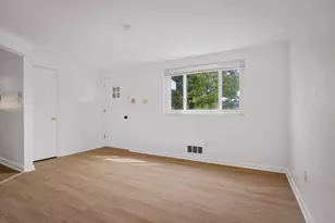 424 Lois Dr, Pittsburgh, PA 15236 - Photo 7