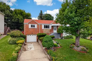 424 Lois Dr, Pittsburgh, PA 15236 - Photo 1