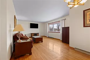 804 Redwood Dr, Cecil, PA 15057 - Photo 3