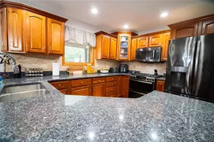 2182 Bradbury Ln, North Huntingdon, PA 15642 - Photo 7
