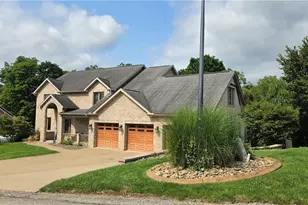 2182 Bradbury Ln, North Huntingdon, PA 15642 - Photo 3