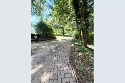 209 Claremont Dr, Lower Burrell, PA 15068 - Photo 3