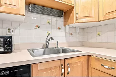 1500 Cochran Road #409, Scott Township, PA 15243 - Photo 5