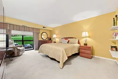 1500 Cochran Road #409, Scott Township, PA 15243 - Photo 13