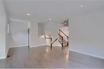 1720 St Johns Ln, Pittsburgh, PA 15143 - Photo 9