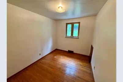 118 Sunrise Dr, Pittsburgh, PA 15236 - Photo 13