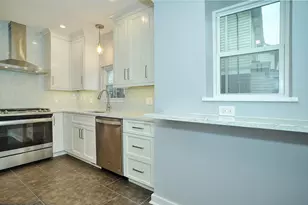 329 W Penn Pl, Friendship Park, PA 15224 - Photo 9