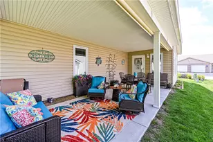 559 Sunview Cir, Derry Township, PA 15650 - Photo 5