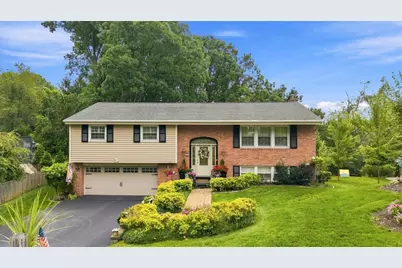 459 Troutwood Dr, Pittsburgh, PA 15237 - Photo 1