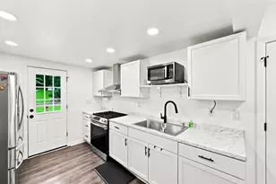 5036 Sherwood Rd, Bethel Park, PA 15102 - Photo 11