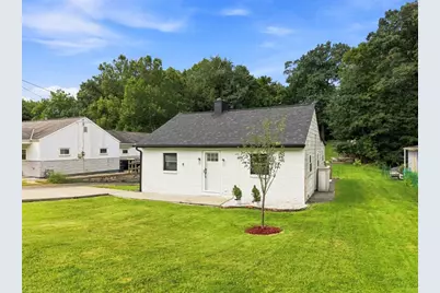 5036 Sherwood Rd, Bethel Park, PA 15102 - Photo 3